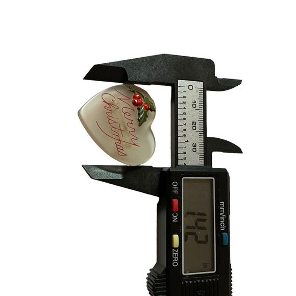 Vintage Merry Christmas Heart Shaped Brooch Pin Frosted Plastic - Picture 8 of 9